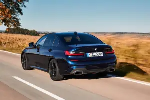 BMW M340i Touring e Sedan - 19