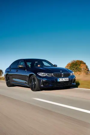 BMW M340i Touring e Sedan - 21