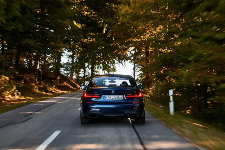 BMW M340i Touring e Sedan - 29