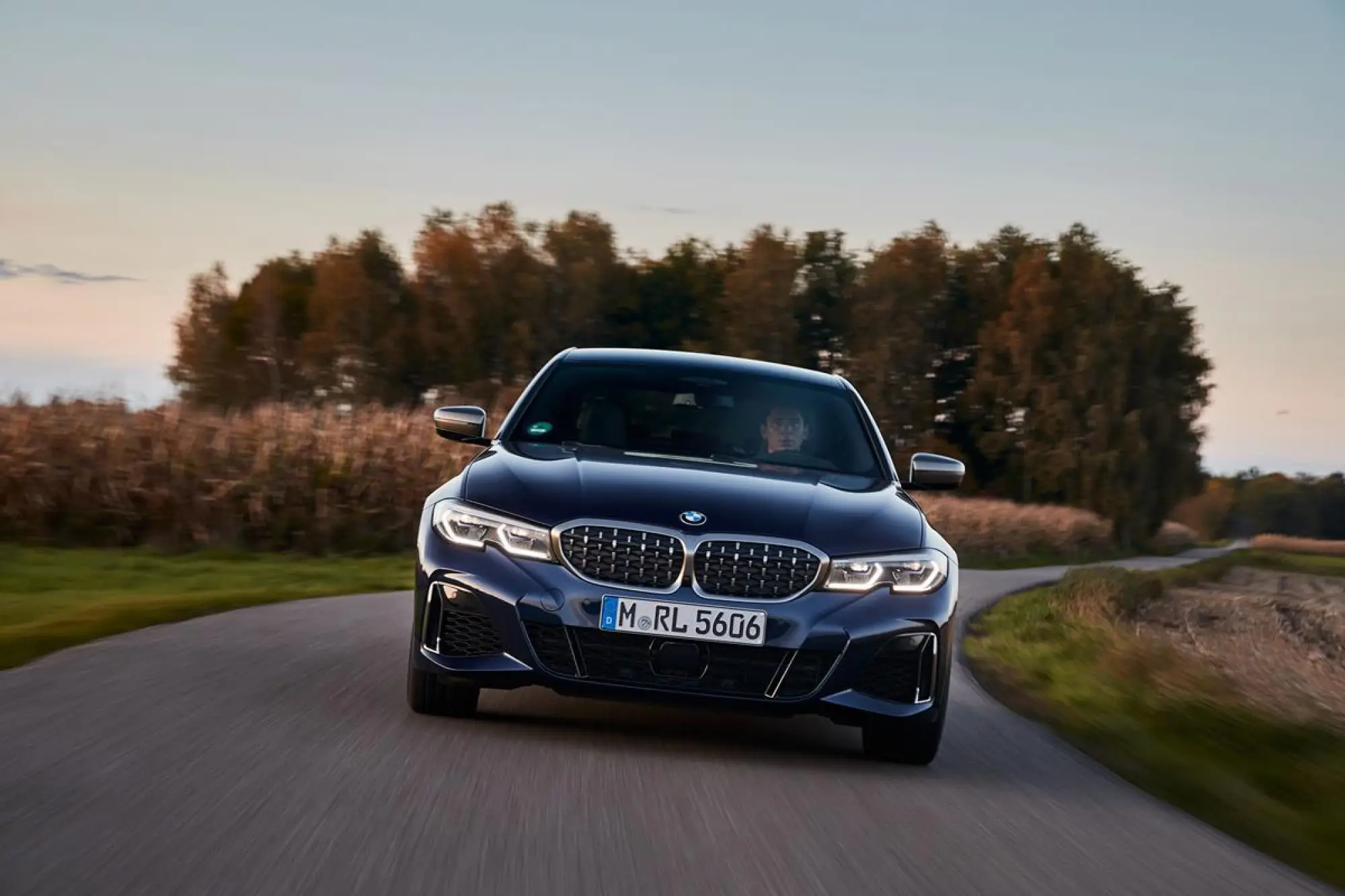 BMW M340i Touring e Sedan - 33