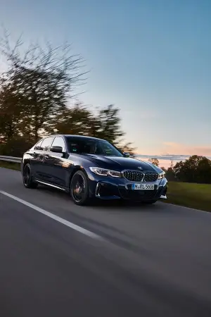 BMW M340i Touring e Sedan - 35