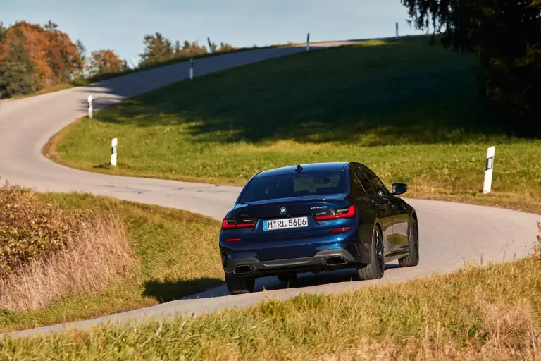 BMW M340i Touring e Sedan - 37