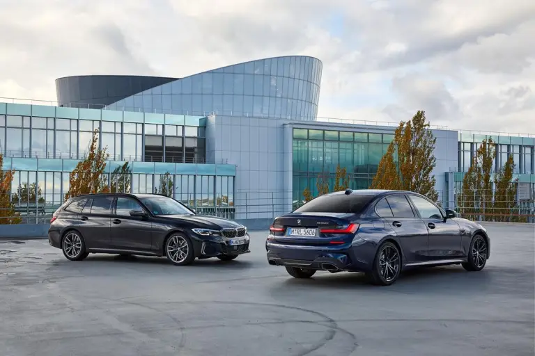 BMW M340i Touring e Sedan - 4