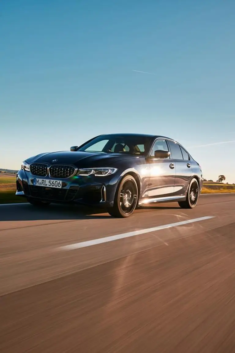 BMW M340i Touring e Sedan - 6