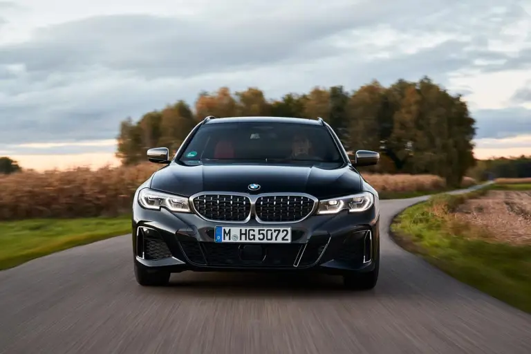 BMW M340i Touring e Sedan - 87