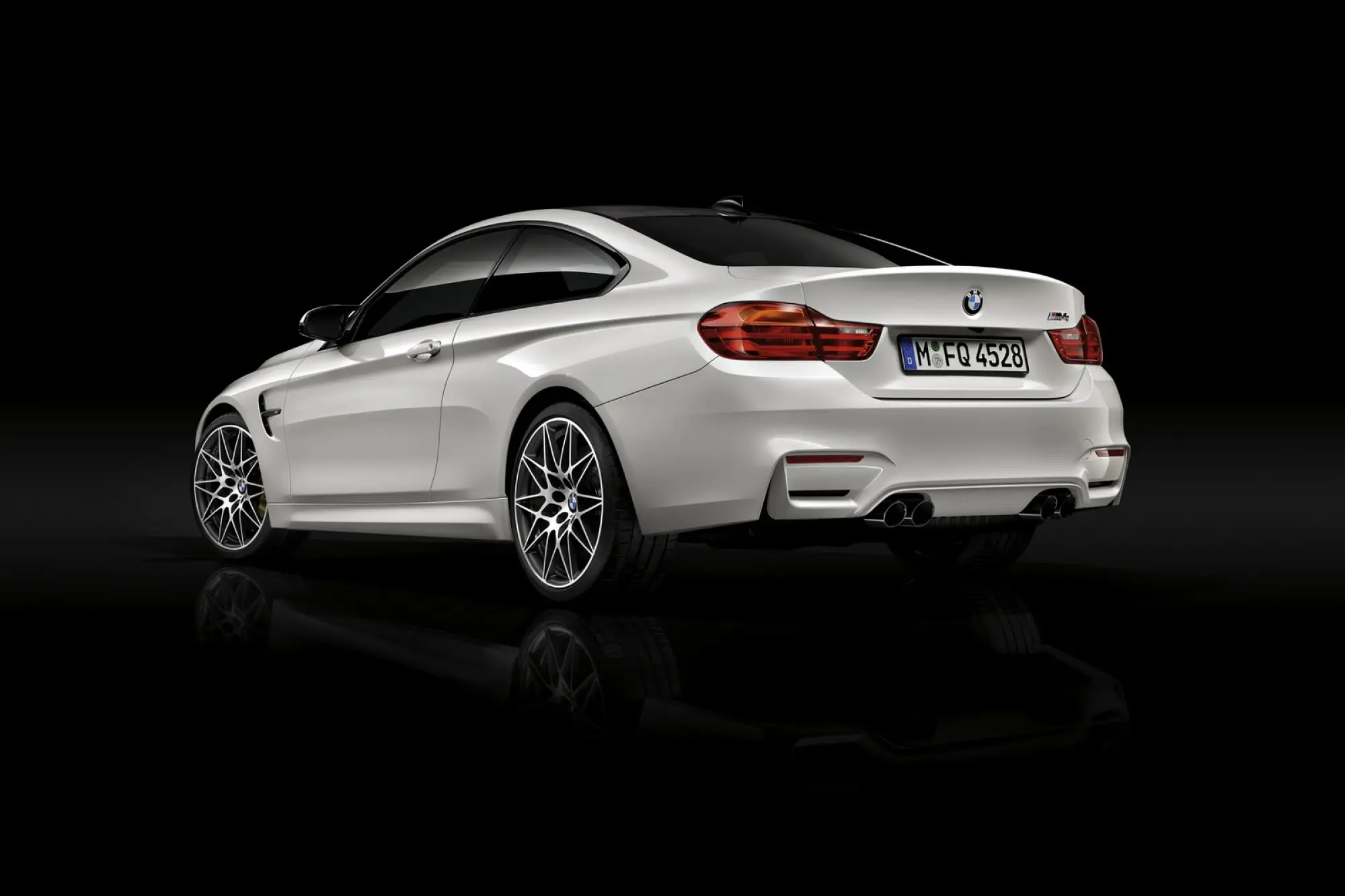 BMW M4 Competition Package - 5