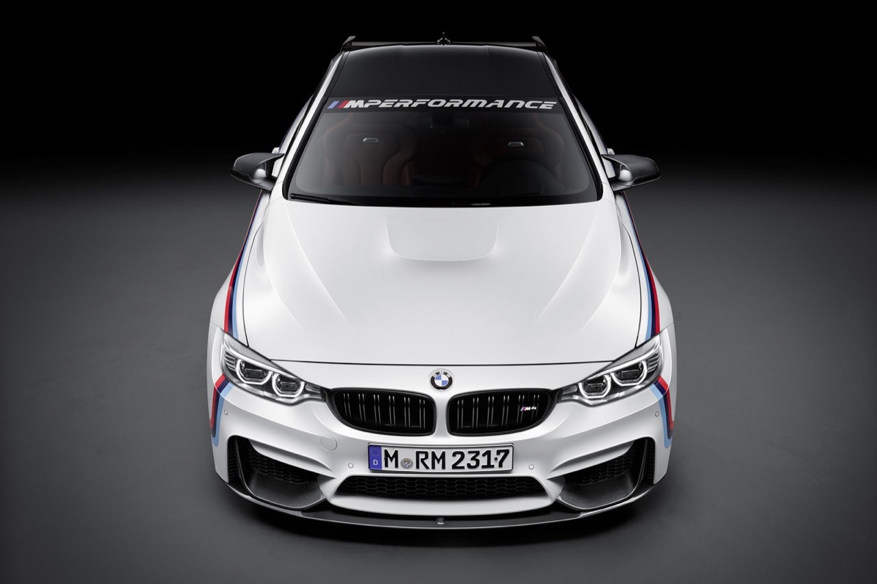 BMW M4 Coupe con parti M Performance