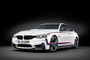 BMW M4 Coupe con parti M Performance - 1