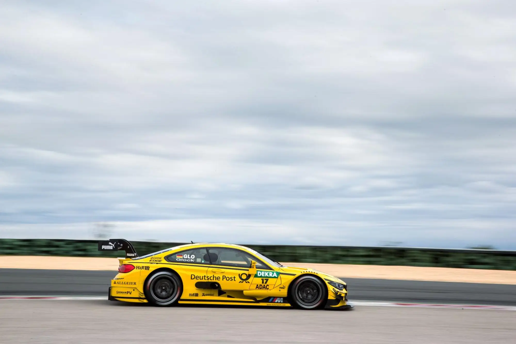 BMW M4 Coupe DTM livree - 3