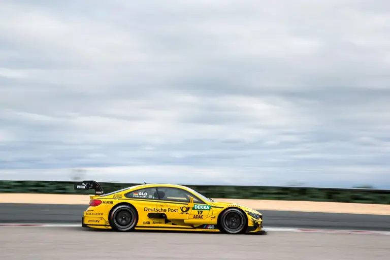 BMW M4 Coupe DTM livree - 3