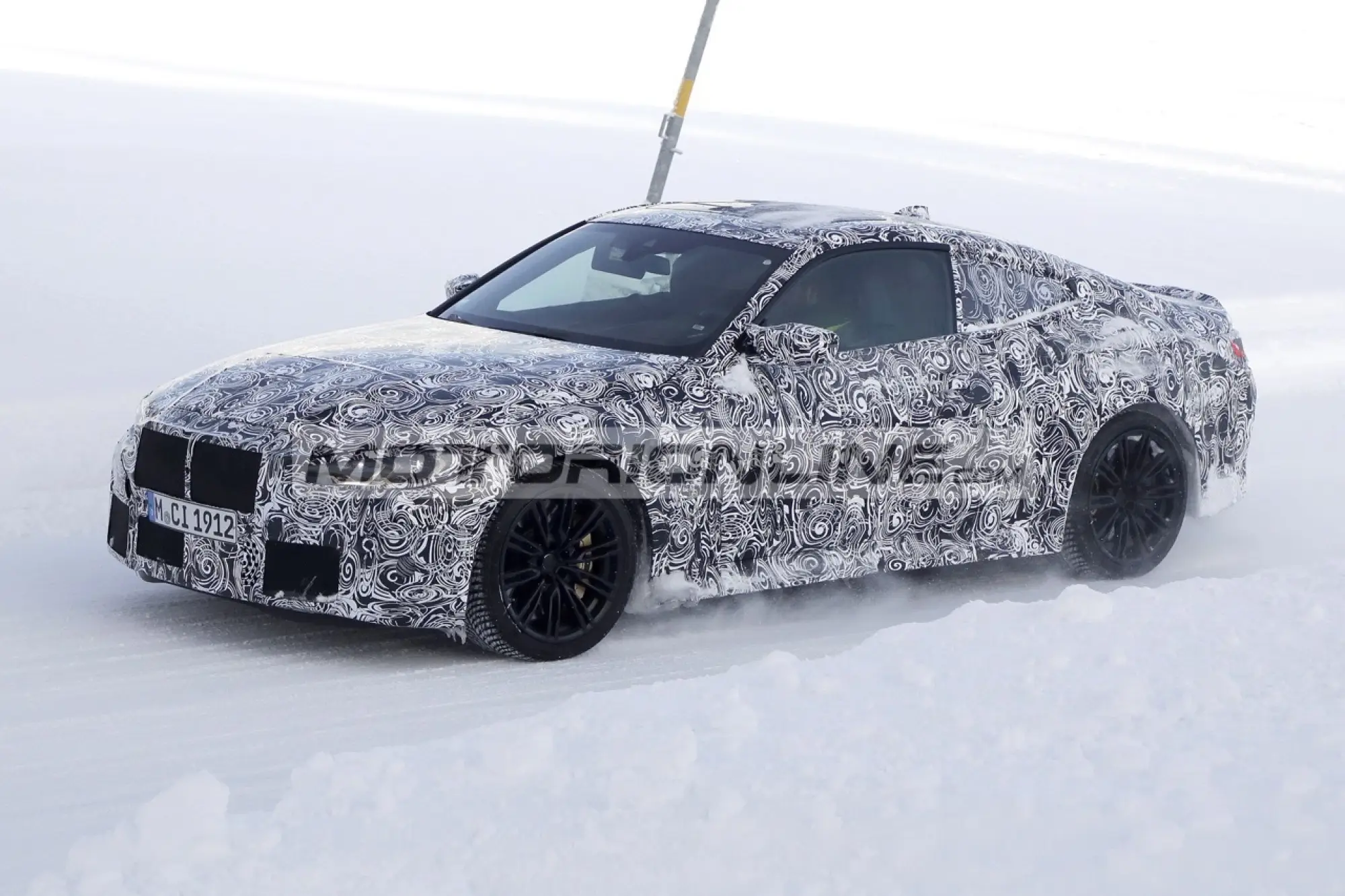 BMW M4 Coupe - Foto spia 19-2-2020 - 6