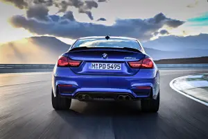 BMW M4 CS 2017 - 102