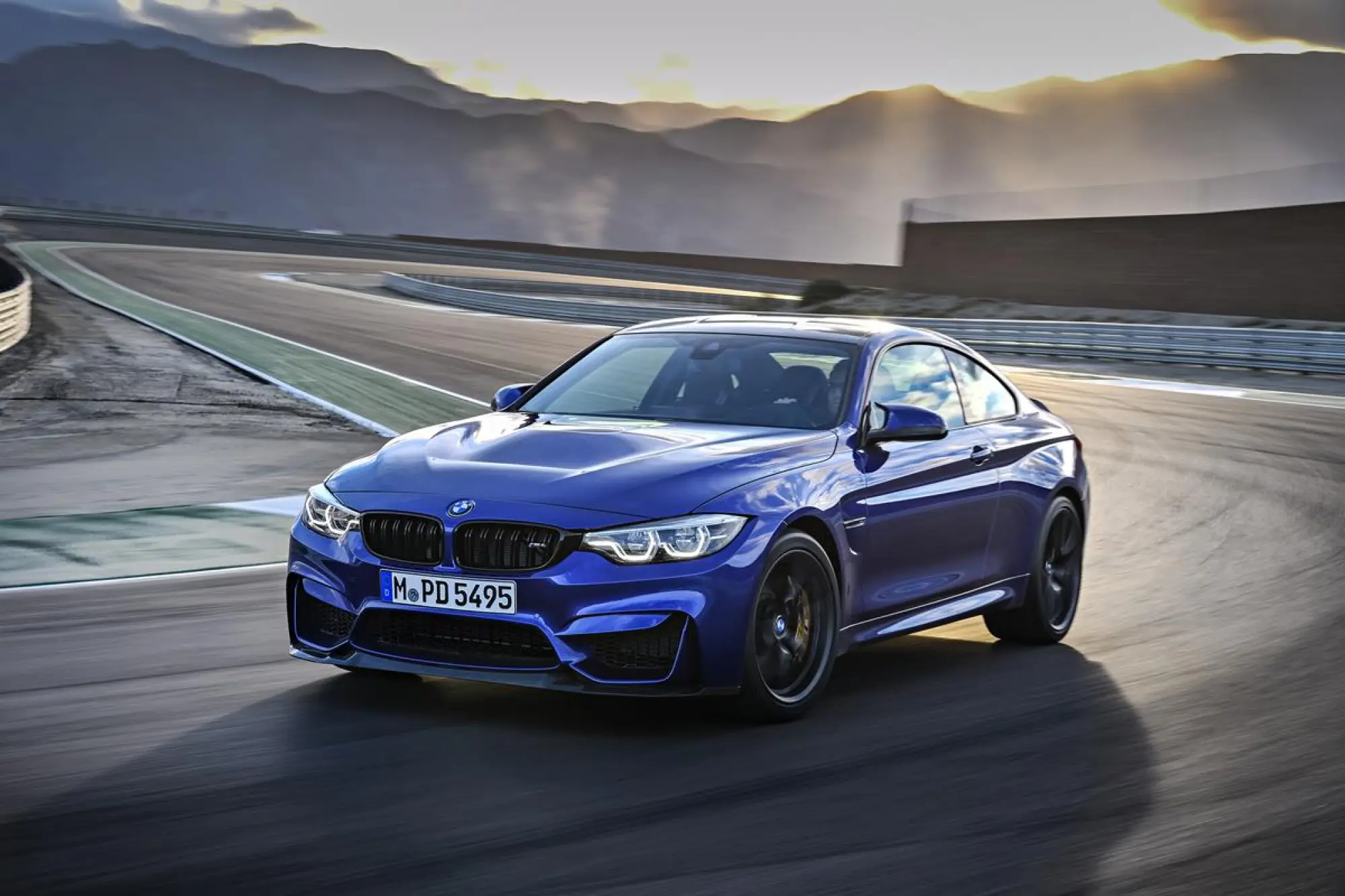 BMW M4 CS 2017 - 99