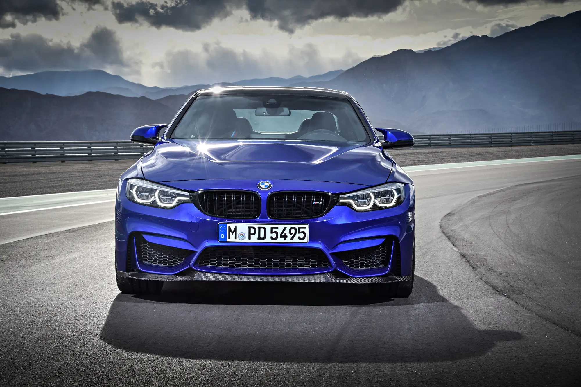 BMW M4 CS  - 2