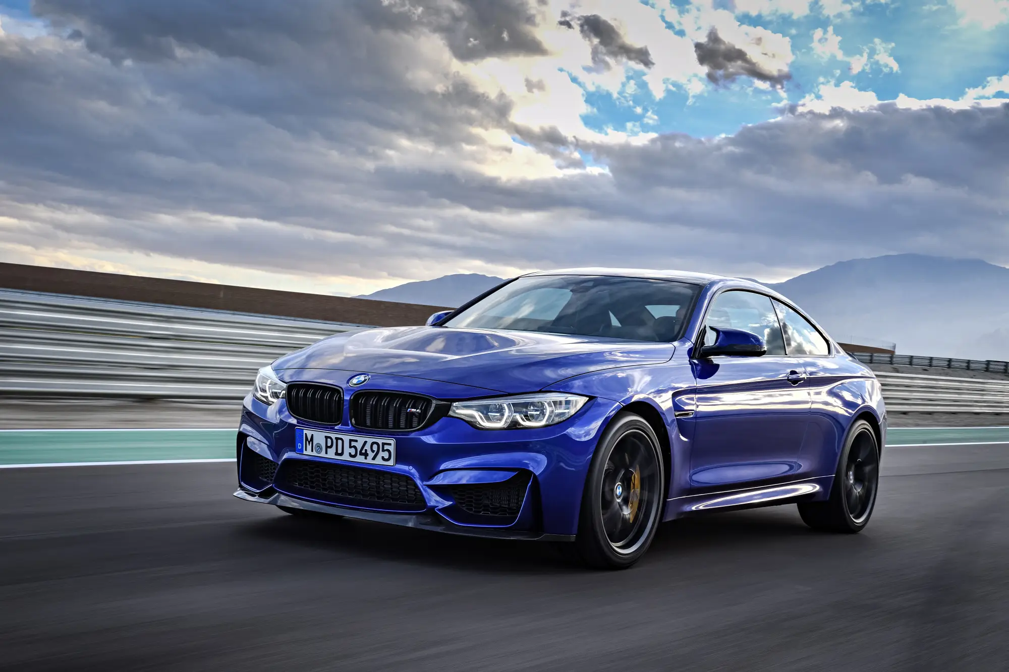 BMW M4 CS  - 11