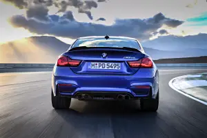 BMW M4 CS 