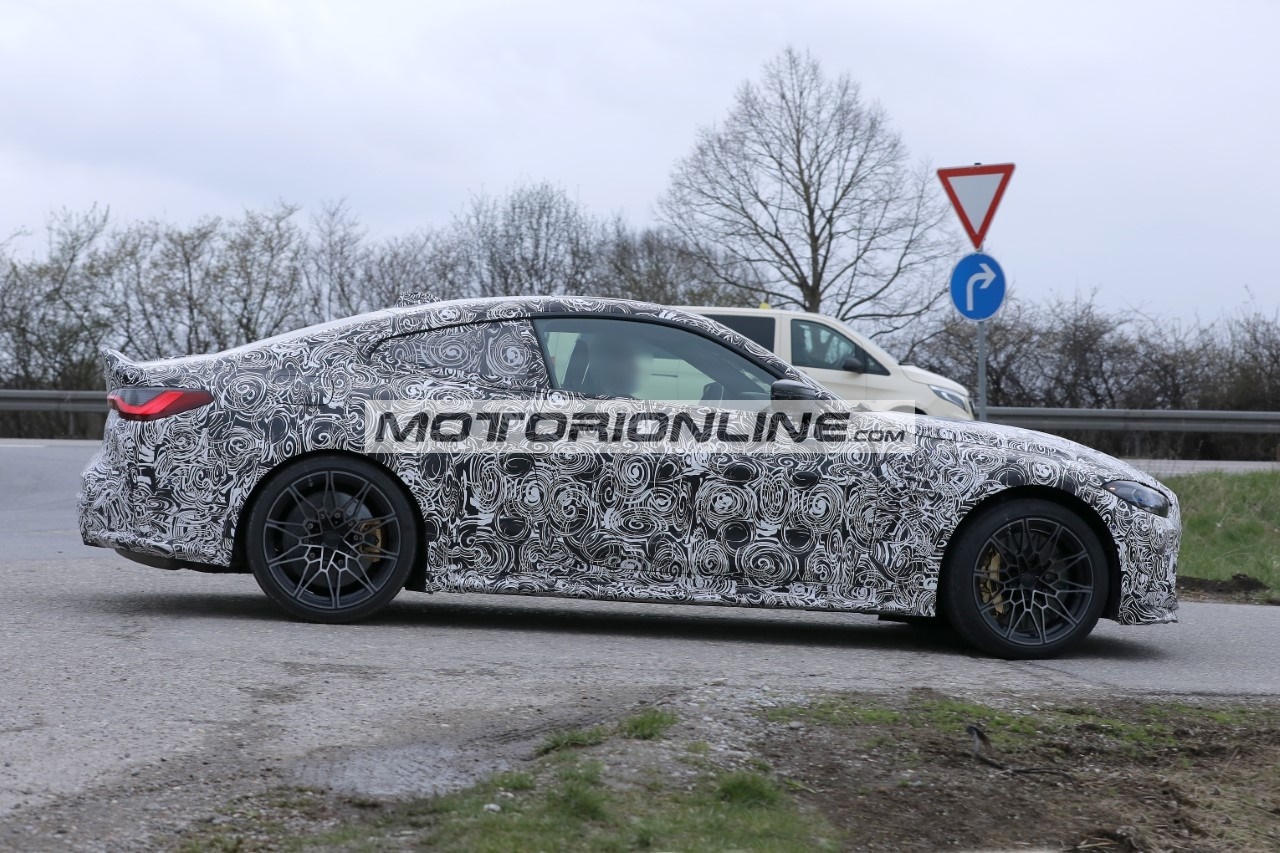 BMW M4 CSL - Foto spia 12-4-2021