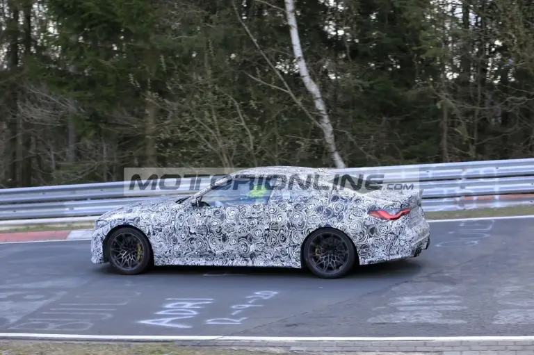 BMW M4 CSL - Foto spia 14-4-2021 - 10