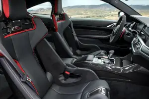 BMW M4 CSL 
