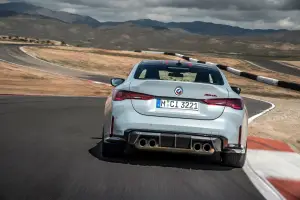 BMW M4 CSL 