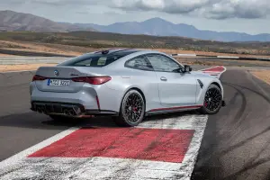 BMW M4 CSL 