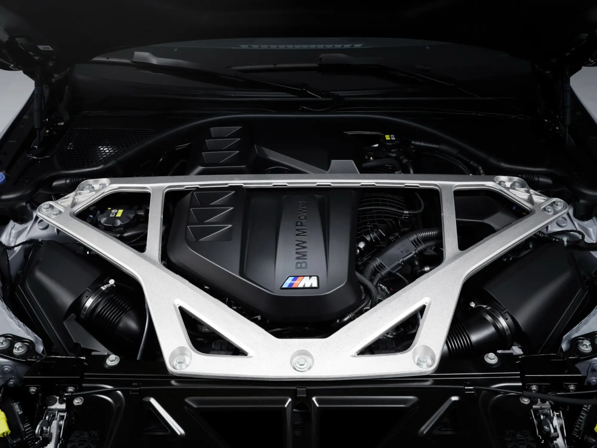 BMW M4 CSL  - 6