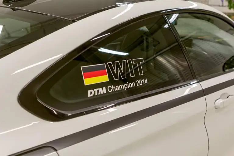 BMW M4 DTM Champion Edition - 10