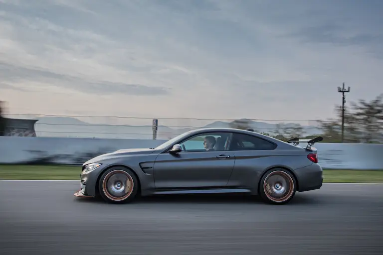 BMW M4 GTS 2016 - 23