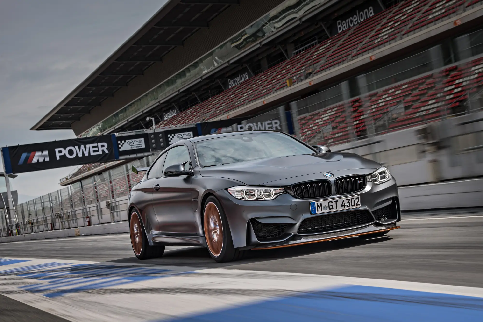 BMW M4 GTS 2016 - 24