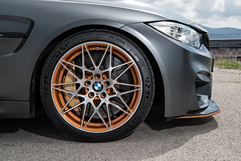 BMW M4 GTS 2016 - 32