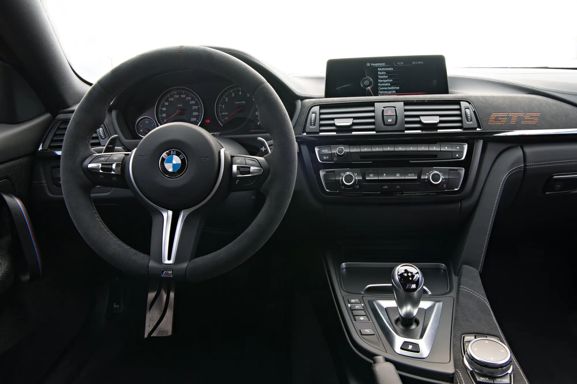 BMW M4 GTS 2016 - 51