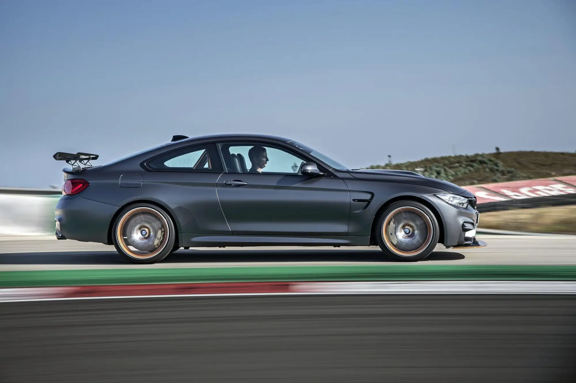BMW M4 GTS - 10