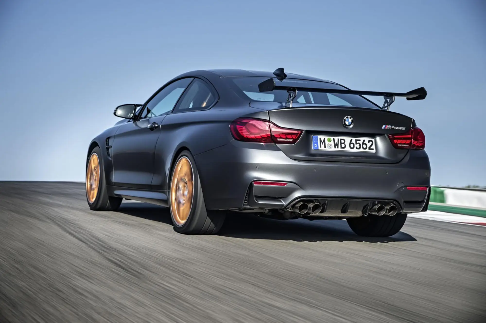 BMW M4 GTS - 35