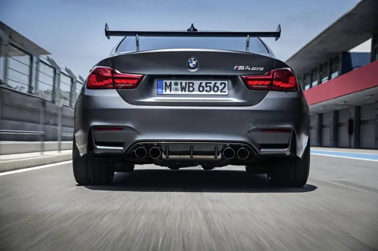 BMW M4 GTS - 36