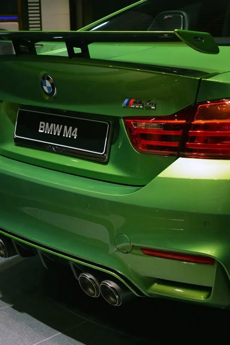 BMW M4 Java Green - 16