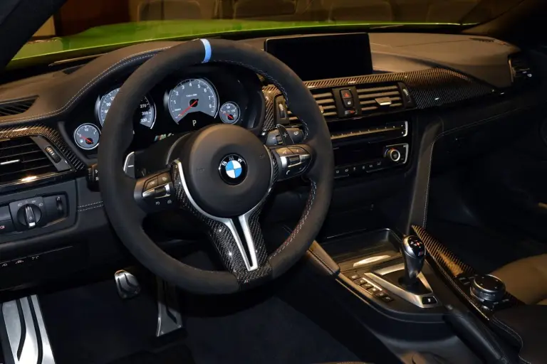 BMW M4 Java Green - 21