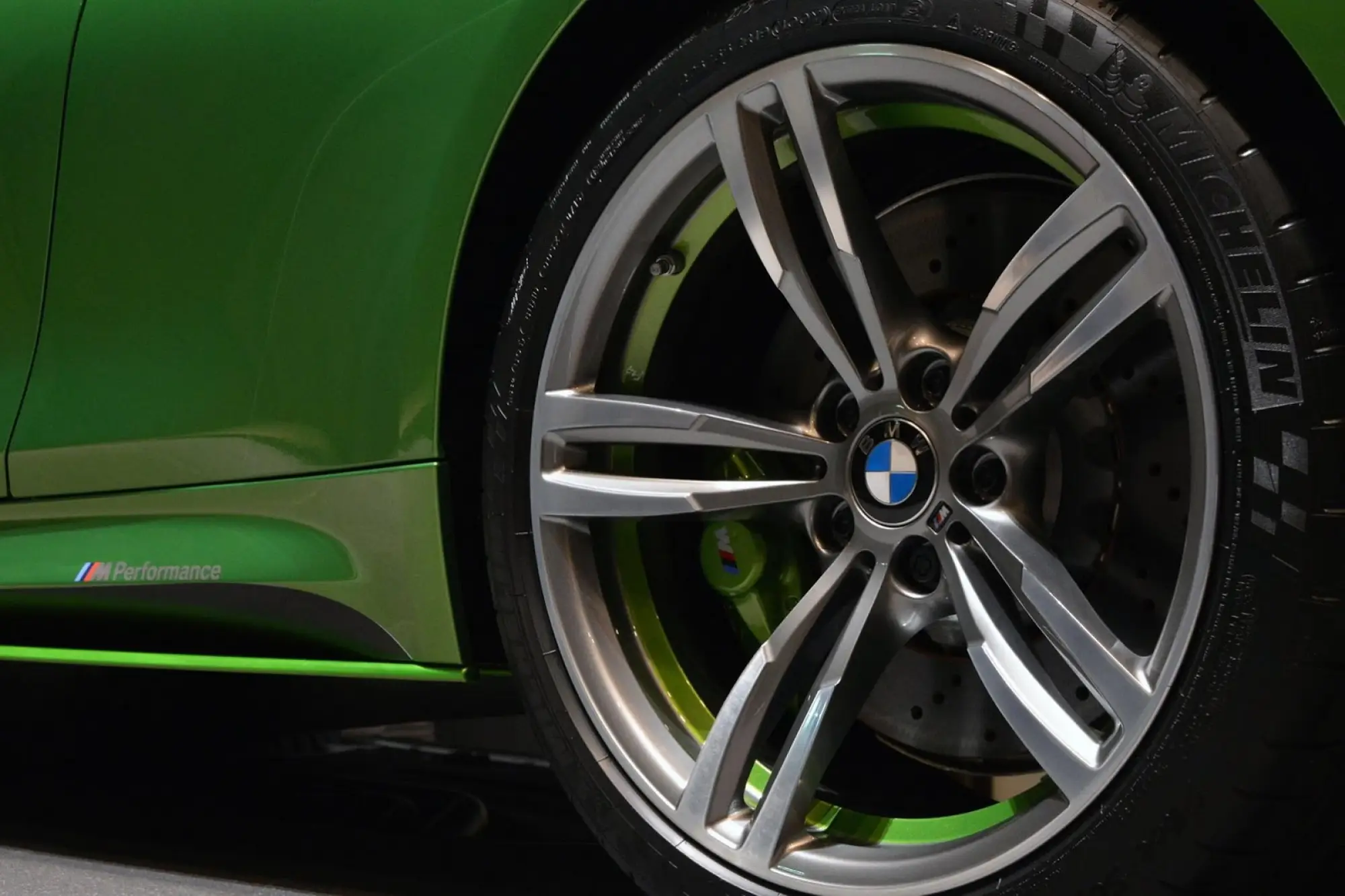 BMW M4 Java Green - 23