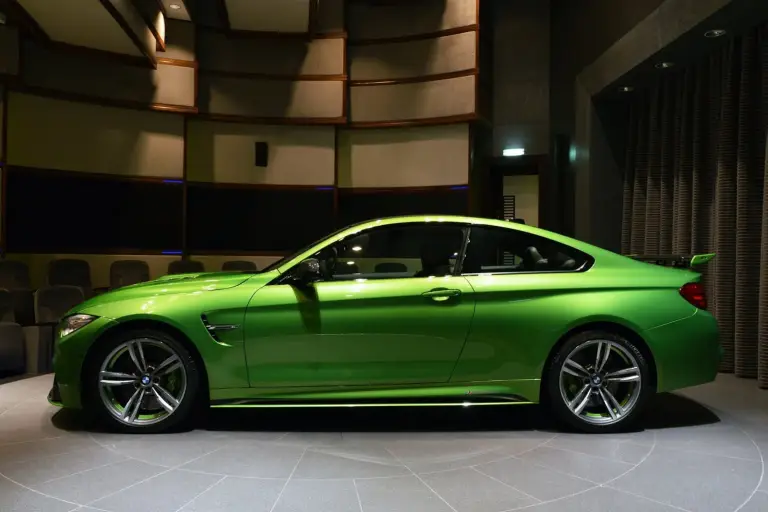 BMW M4 Java Green - 24