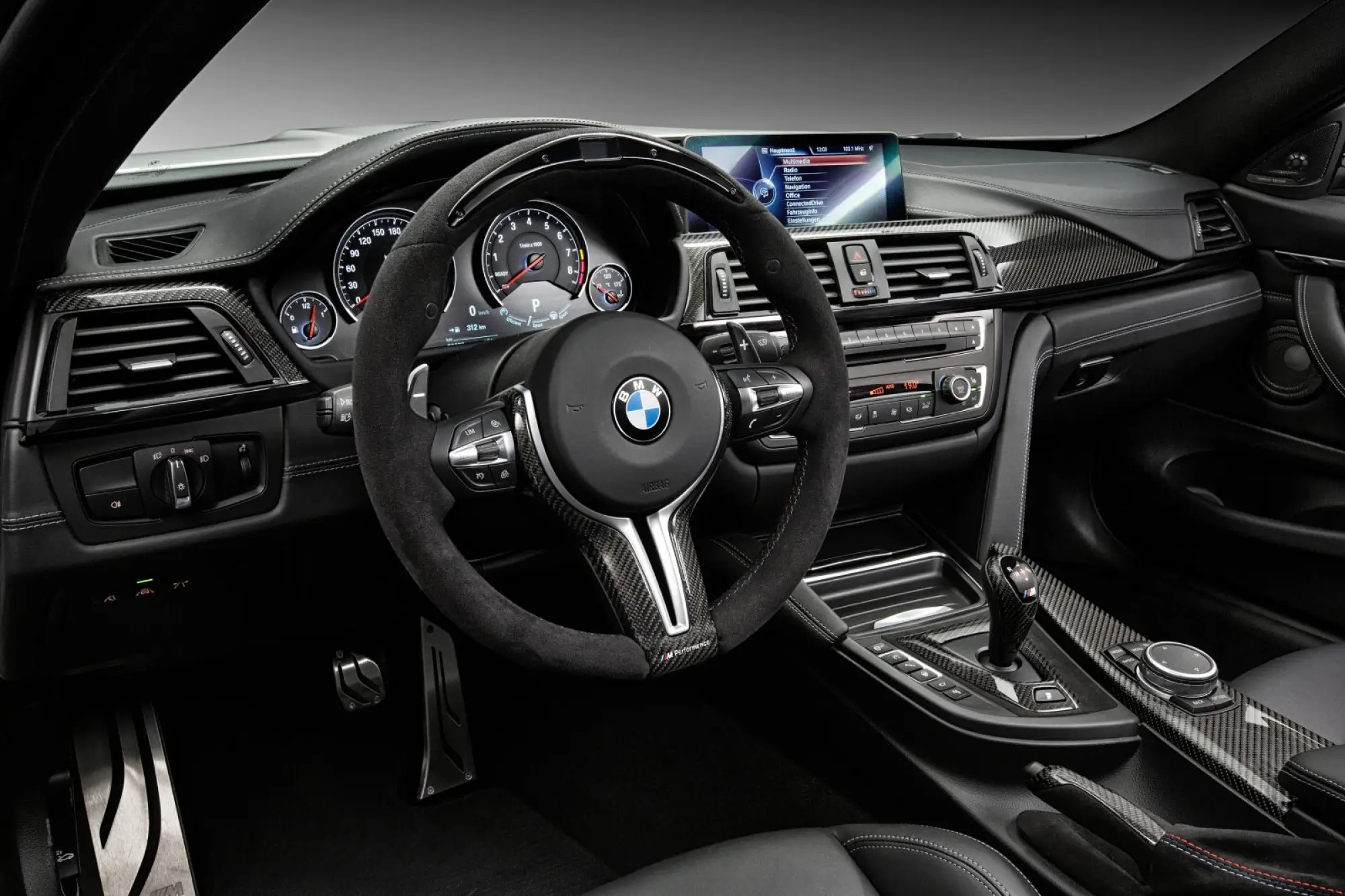 BMW M4 M Performance - 14