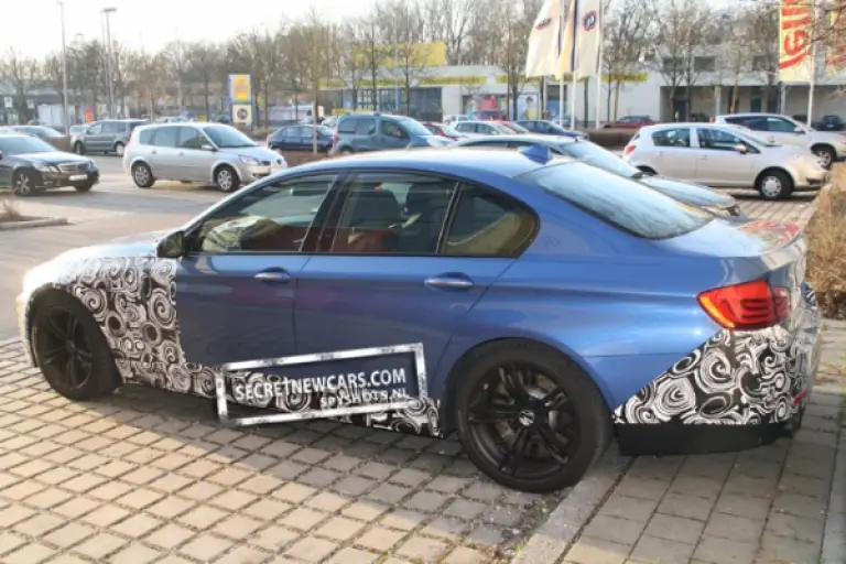 BMW M5 2011 foto spia - 4