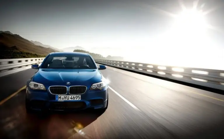 BMW M5 2012 F10 - 15
