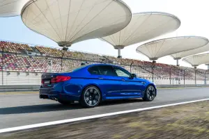 BMW M5 2018 in pista a Shanghai