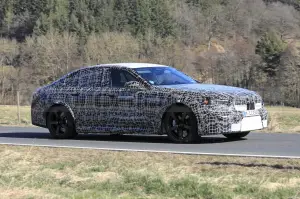 BMW M5 2025 - Foto Spia 22-03-2022 - 8