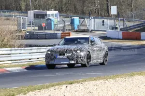 BMW M5 2025 - Foto Spia 22-03-2022 - 19