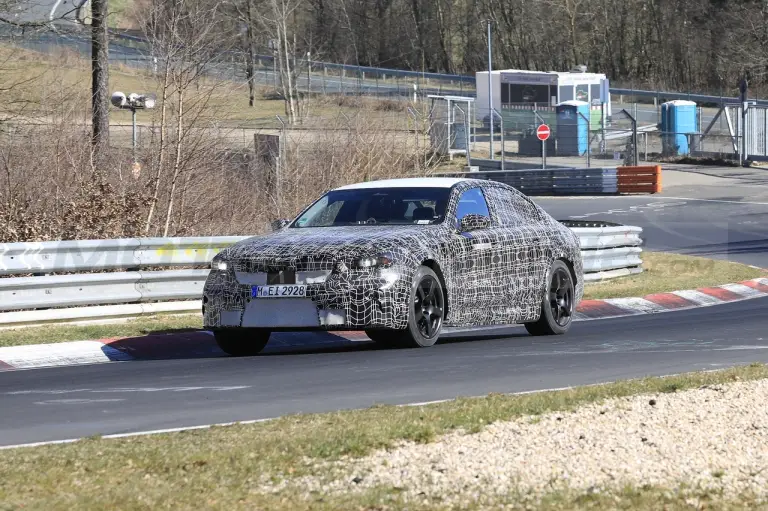 BMW M5 2025 - Foto Spia 22-03-2022 - 18