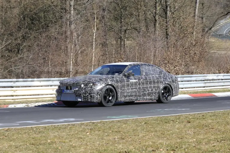 BMW M5 2025 - Foto Spia 22-03-2022 - 3