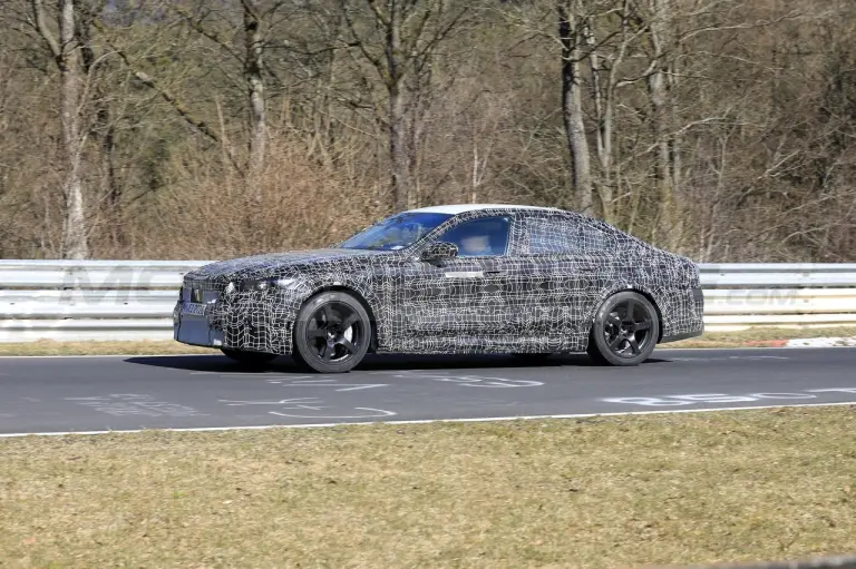 BMW M5 2025 - Foto Spia 22-03-2022 - 7