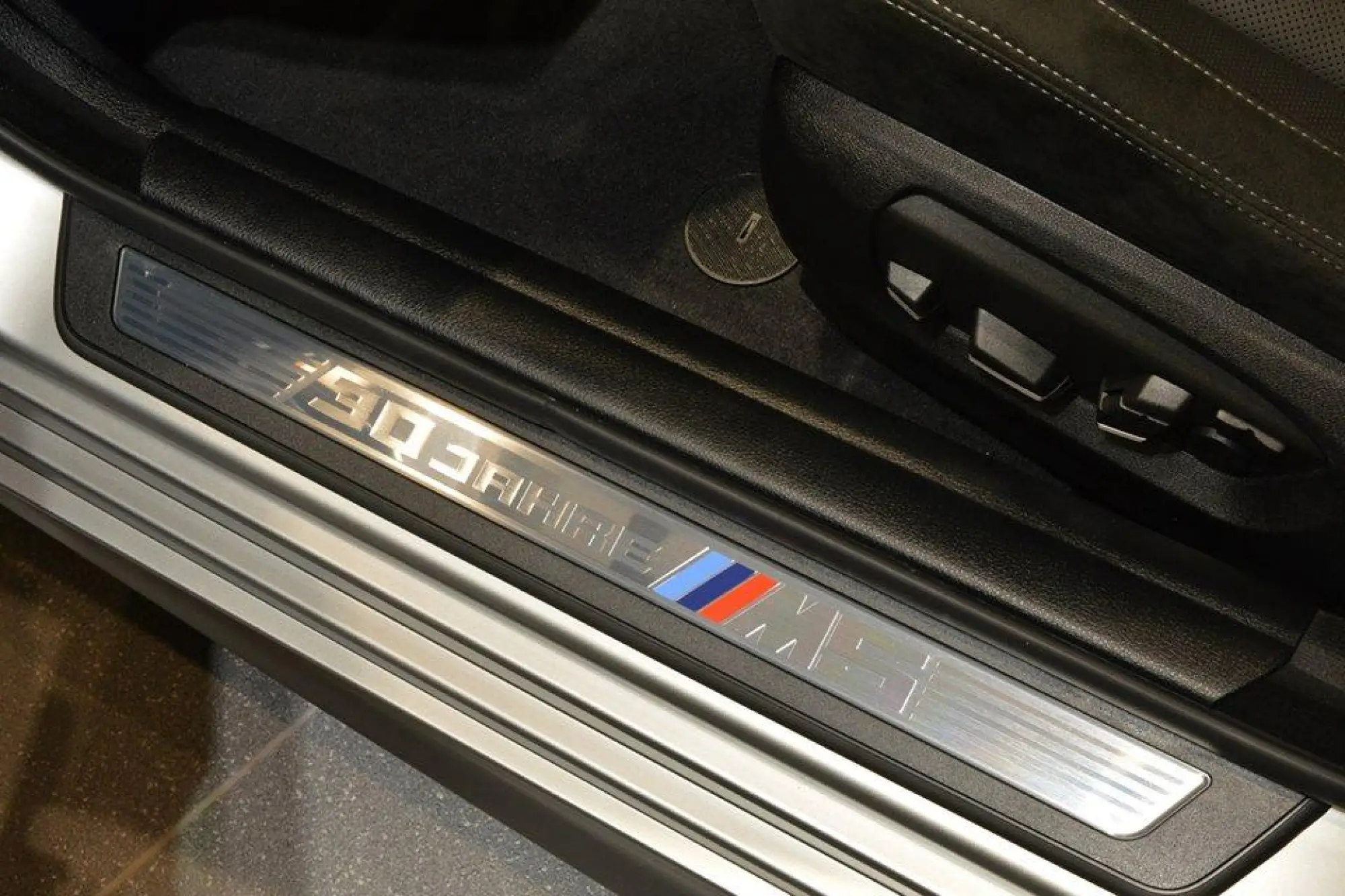 BMW M5 30 Jahre special edition - Live Abu Dhabi (2014) - 3