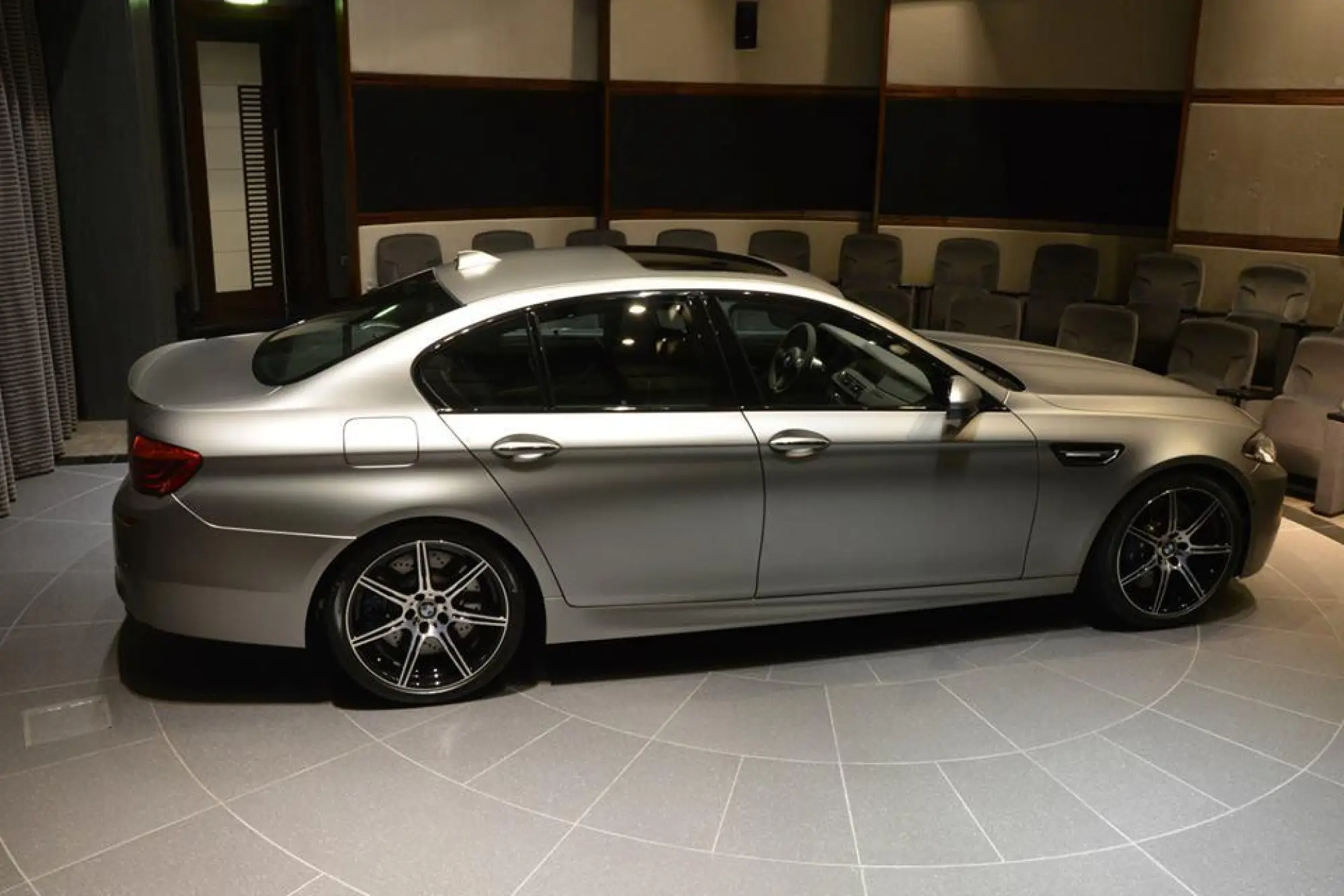 BMW M5 30 Jahre special edition - Live Abu Dhabi (2014) - 6