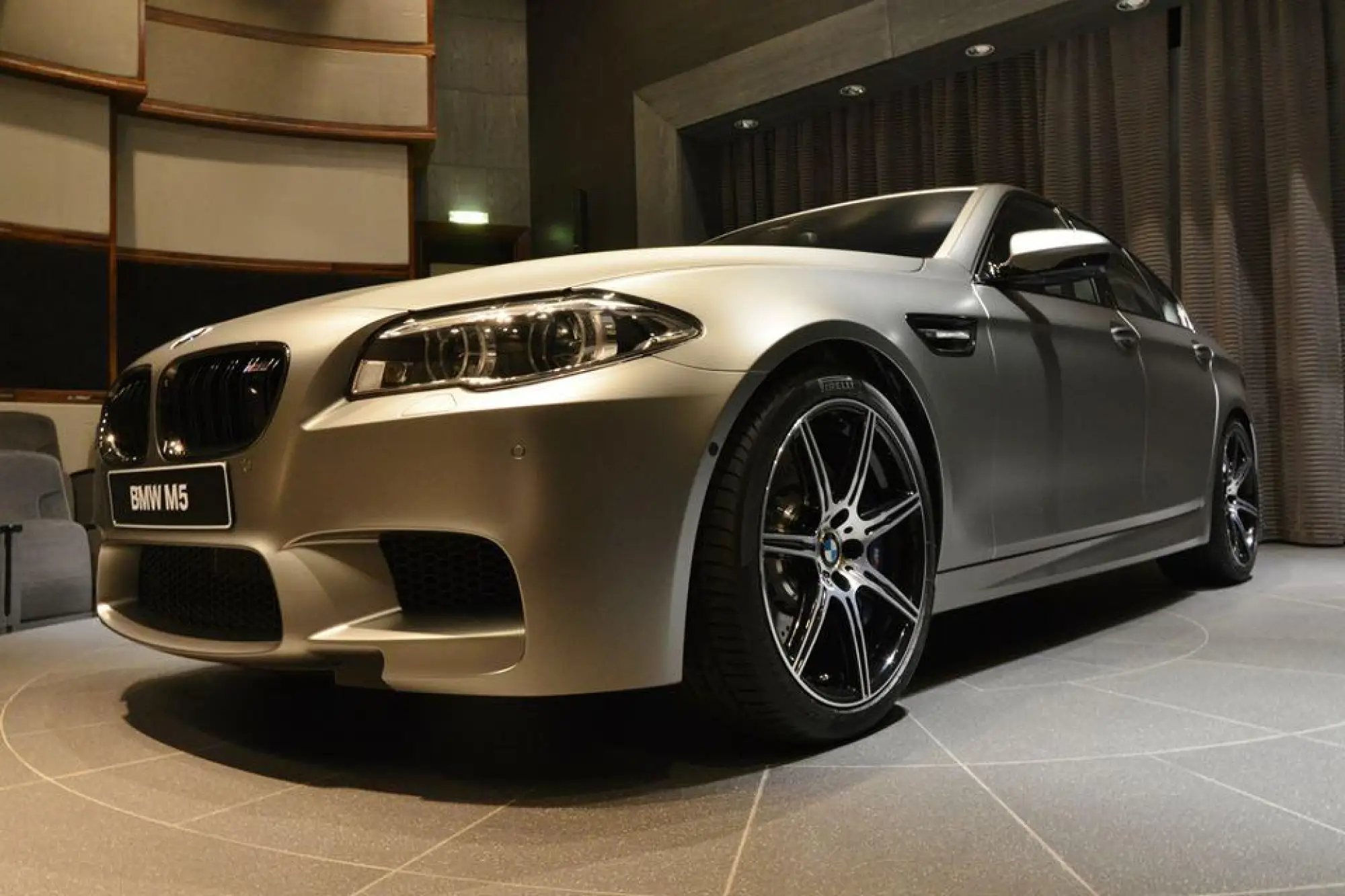 BMW M5 30 Jahre special edition - Live Abu Dhabi (2014) - 21